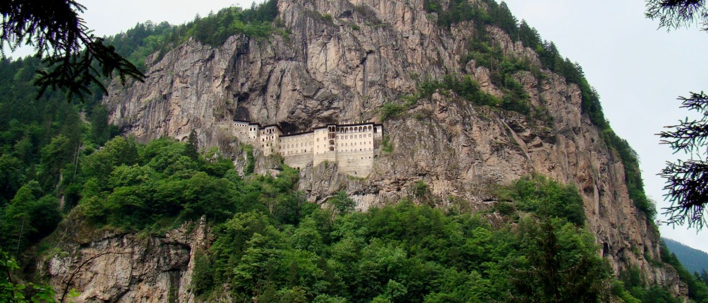 Sümela Manastırı yeniden ziyarete açıldı.