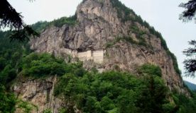 Sümela Manastırı yeniden ziyarete açıldı.